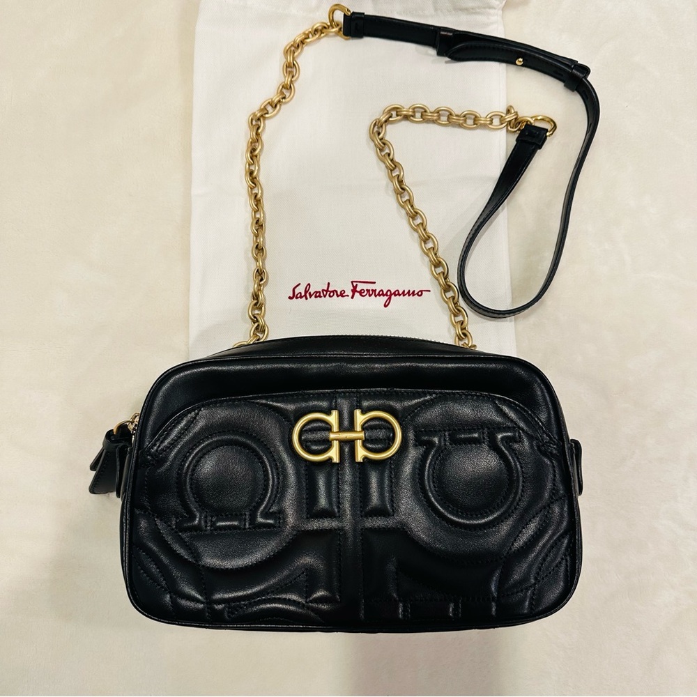 FERRAGAMO Black Pouch (S) with Gold Chain